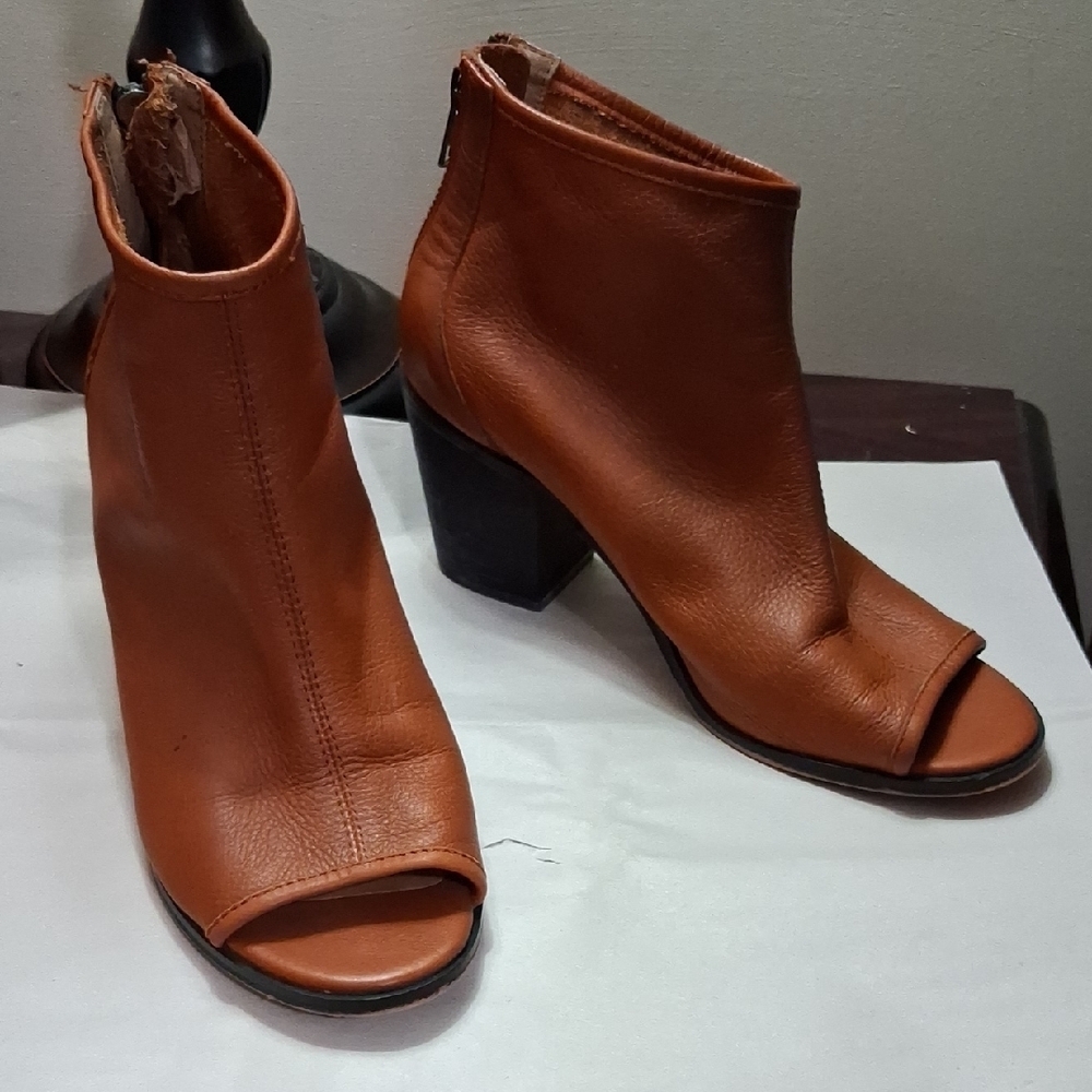 Kelsi Dagger Brown Peep-Toe Heeled Boots